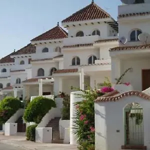 Modern Townhouse 7 Mins Walk From The And 15 Mins From Port Manilva